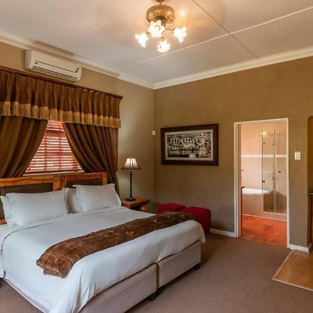 Mooiplaas Guesthouse Oudtshoorn Exterior photo